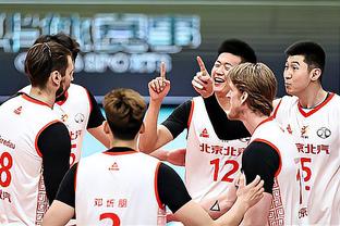 Nhật báo Thể thao phương Đông: Trời lạnh tay dần ấm lên, lẵng nam Thượng Hải bốn trận thắng liên tiếp